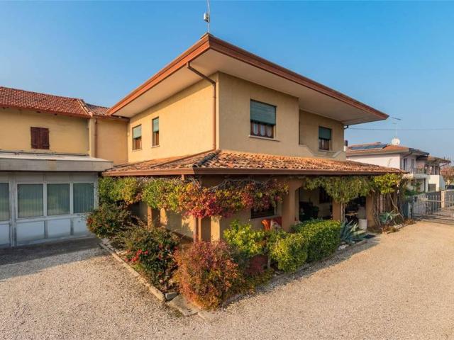 Villa Indipendente in vendita a Vazzola, Veneto