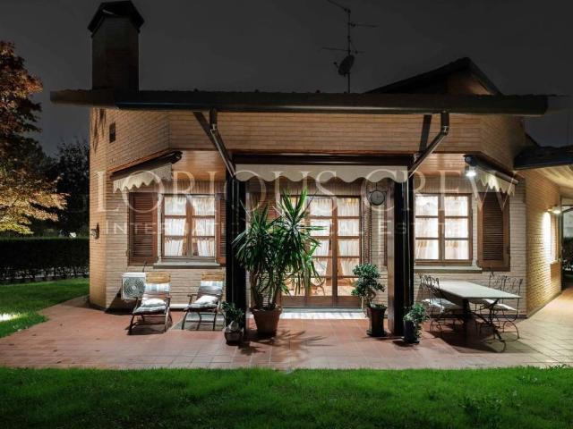 Villa Indipendente in vendita a Vedano Al Lambro, Lombardia