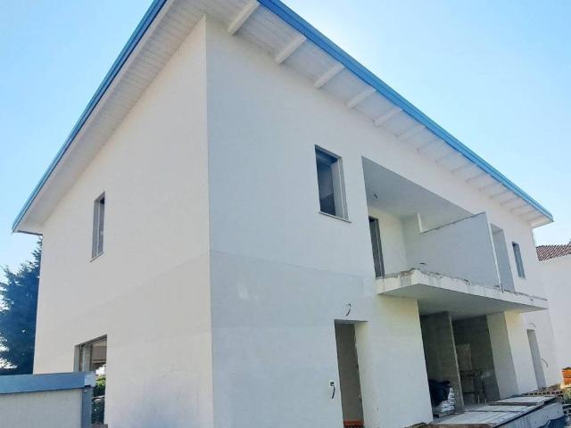 Villa Indipendente in vendita a Vedano Al Lambro, Lombardia