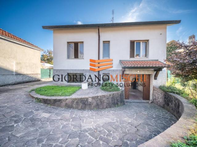 Villa Indipendente in vendita a Vedano Al Lambro, Lombardia