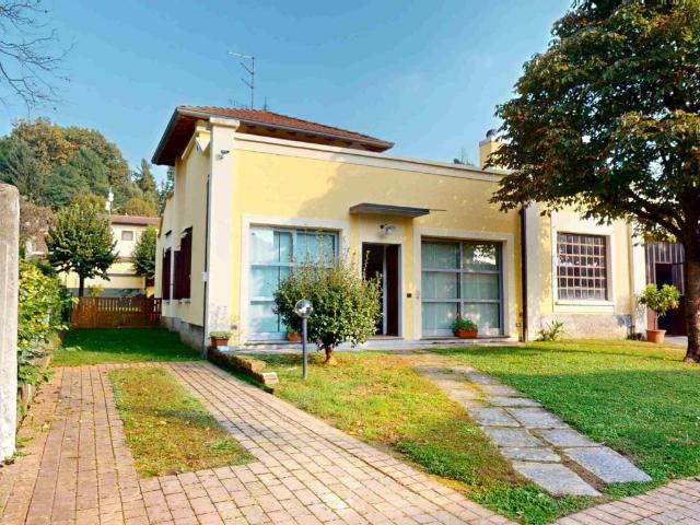 Villa Indipendente in vendita a Perseghét, Vedano Olona