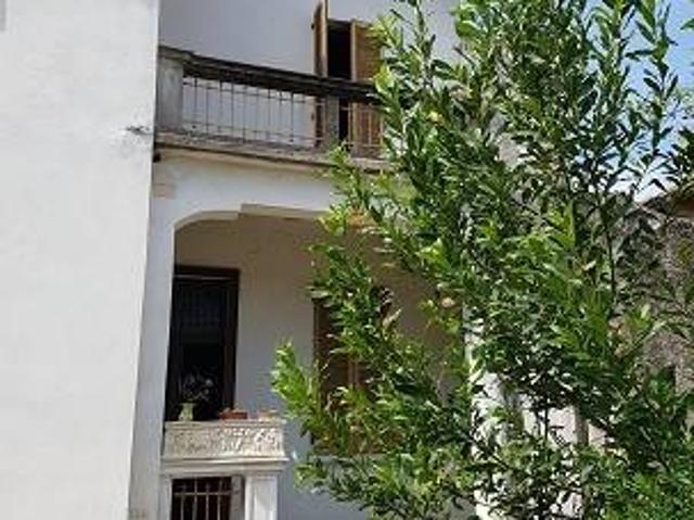 Villa Indipendente in vendita a Vedano Olona, Lombardia