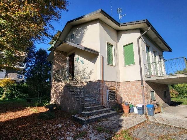 Villa Indipendente in vendita a Baraggia, Vedano Olona