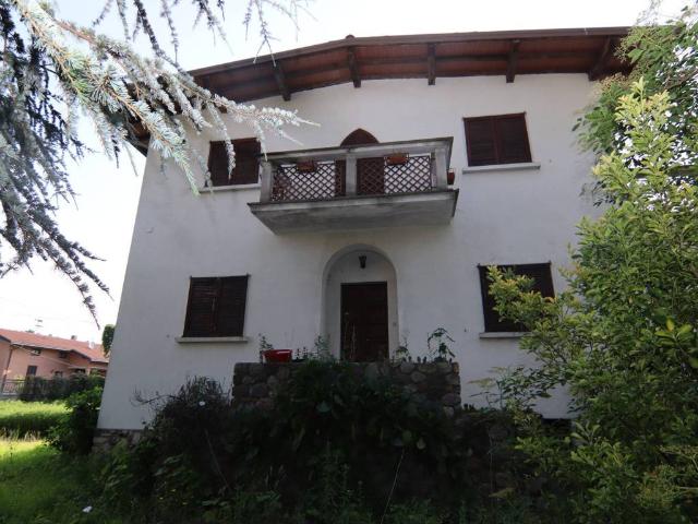 Villa Indipendente in vendita a Perseghét, Vedano Olona