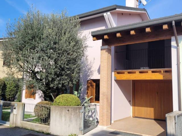 Villa Indipendente in vendita a Vedelago, Veneto