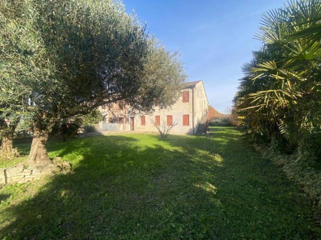 Villa Indipendente in vendita a Santa Maria di Veggiano, Veggiano