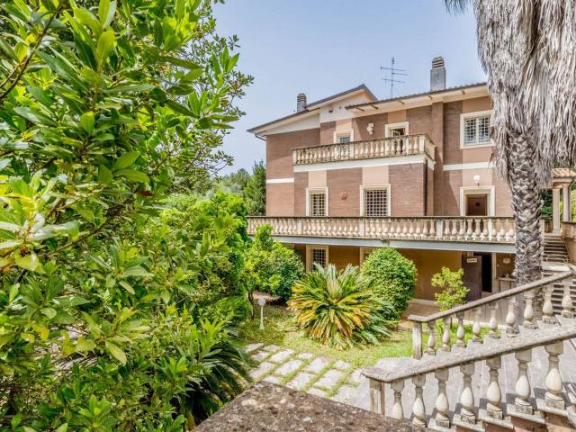 Villa Indipendente in vendita a Colle degli Dei, Roma Capitale