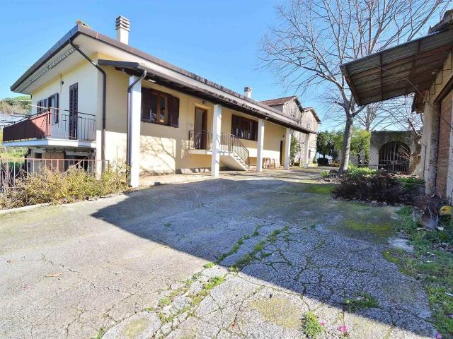 Villa Indipendente in vendita a Pratolungo, Roma Capitale