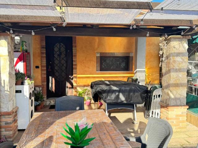 Villa Indipendente in vendita a Pratolungo, Roma Capitale