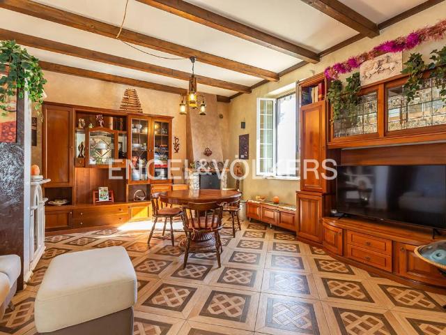 Villa Indipendente in vendita a Pratolungo, Roma Capitale
