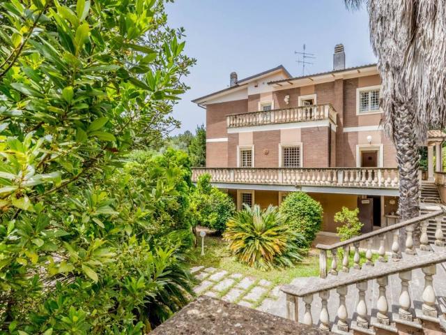 Villa Indipendente in vendita a Colle degli Dei, Roma Capitale