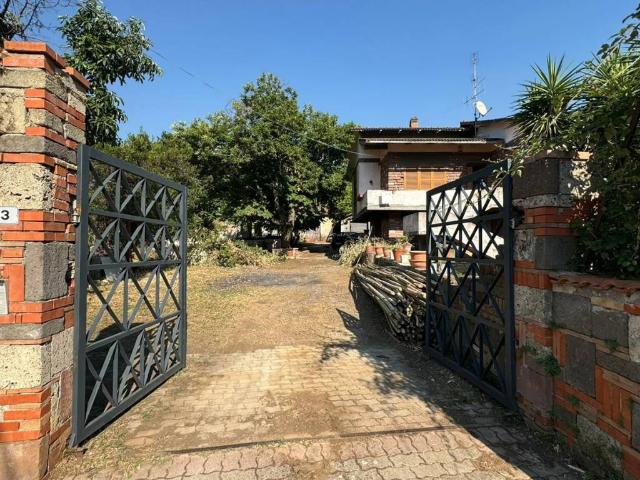 Villa Indipendente in vendita a Contrada Malatesta, Roma Capitale