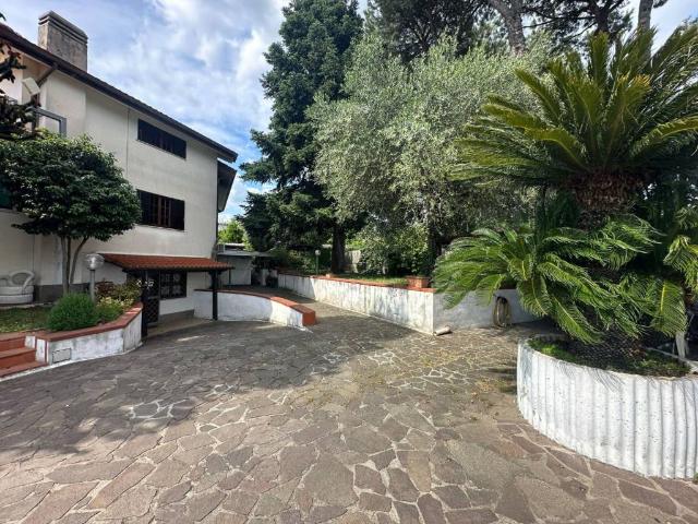 Villa Indipendente in vendita a Colle Angeloni, Roma Capitale