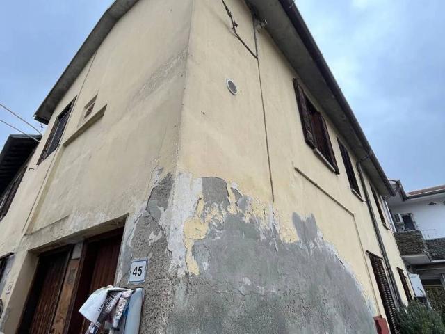 Villa Indipendente in vendita a Vellezzo Bellini, Lombardia