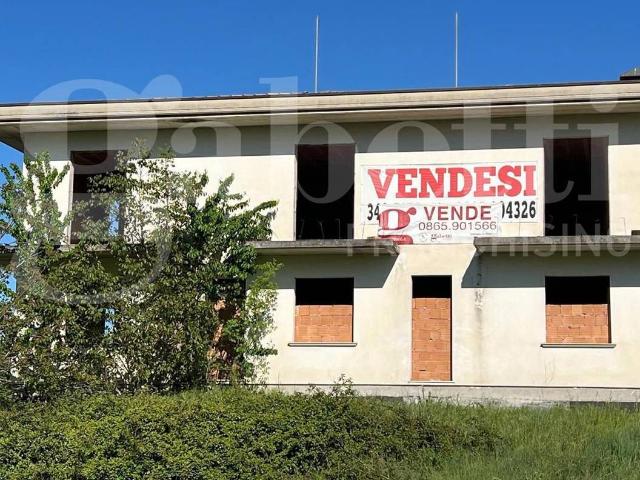 Villa Indipendente in vendita a Pozzilli, Molise