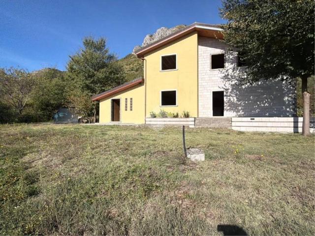 Villa Indipendente in vendita a Venafro, Isernia