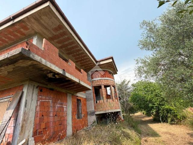 Villa Indipendente in vendita a Venafro, Molise