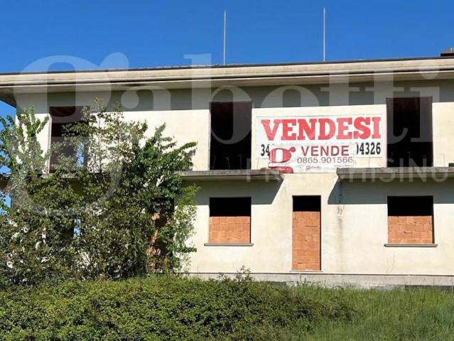 Villa Indipendente in vendita a Pozzilli, Molise