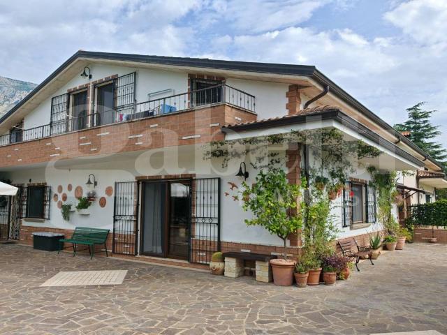 Villa Indipendente in vendita a Venafro, Molise