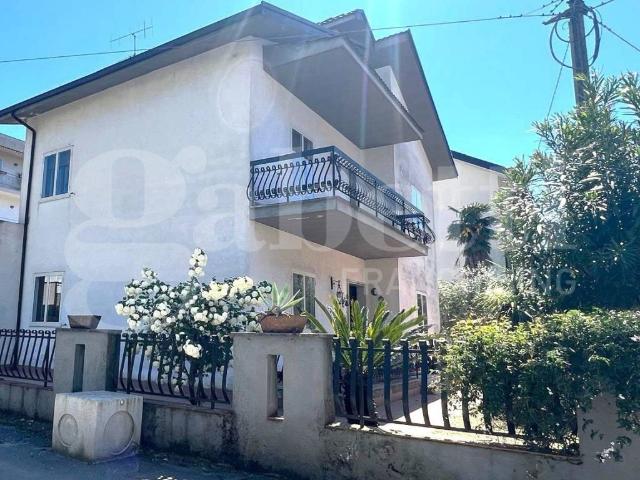 Villa Indipendente in vendita a Venafro, Molise