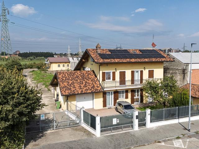 Villa Indipendente in vendita a Gallo Praile, Piemonte