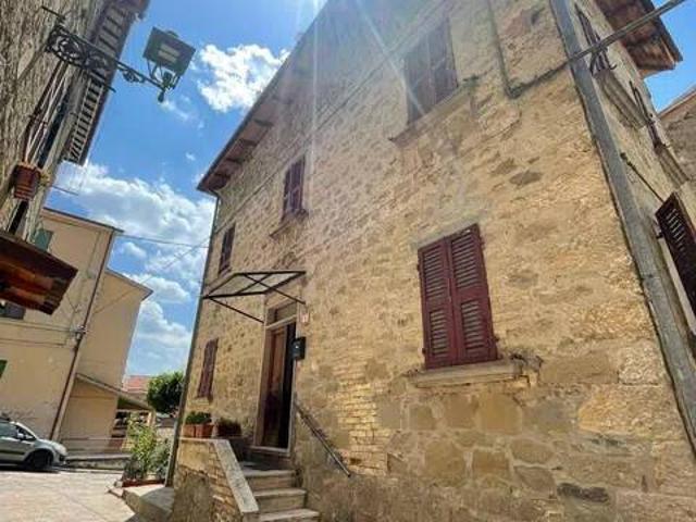Villa Indipendente in vendita a Castello, Marche