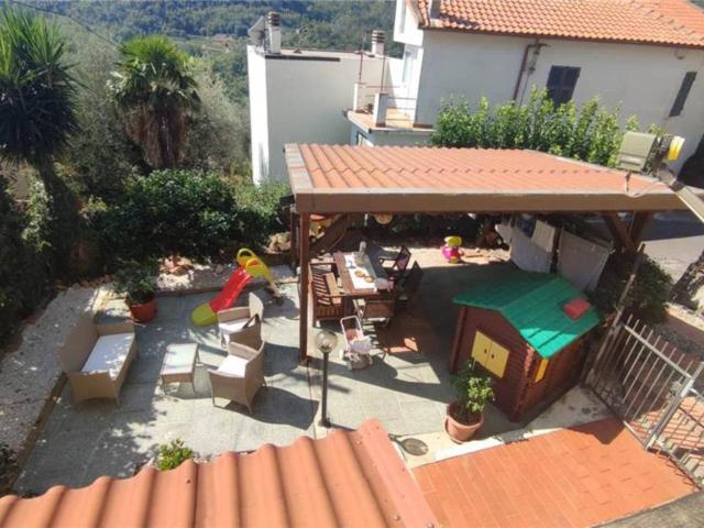 Villa Indipendente in vendita a Vendone, Liguria