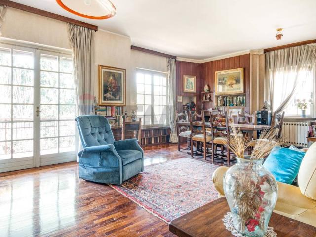 Villa Indipendente in vendita a Venegono Inferiore, Lombardia