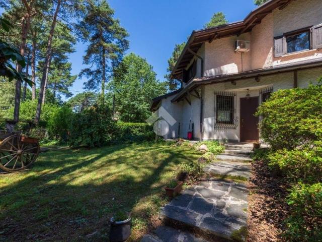 Villa Indipendente in vendita a Venegono Inferiore, Lombardia