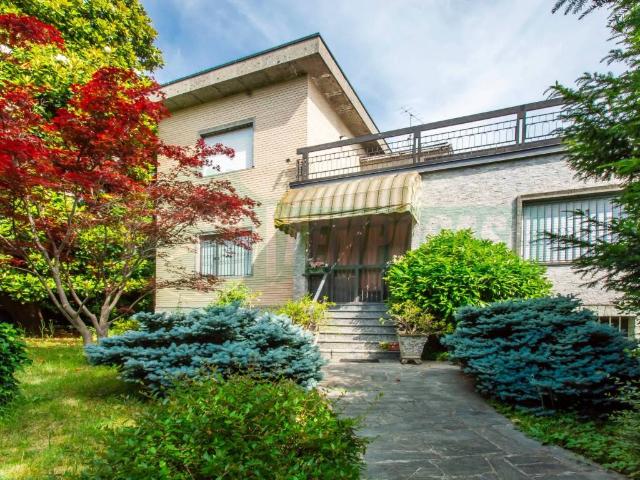 Villa Indipendente in vendita a San Michele, Venegono Inferiore