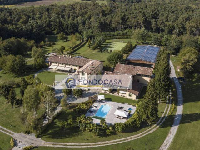 Villa Indipendente in vendita a Venegono Inferiore, Lombardia