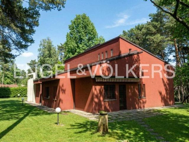 Villa Indipendente in vendita a Venegono Superiore, Lombardia