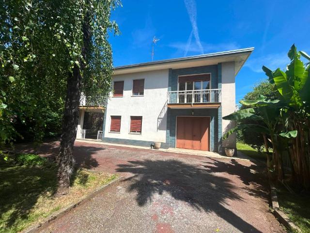 Villa Indipendente in vendita a Pianasca, Venegono Superiore