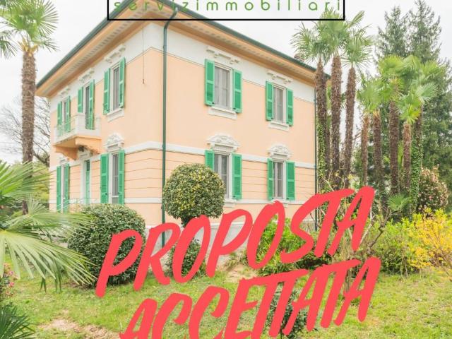 Villa Indipendente in vendita a Venegono Superiore, Lombardia