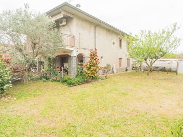 Villa Indipendente in vendita a Venegono Superiore, Lombardia