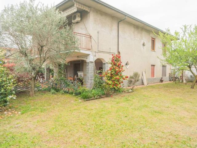 Villa Indipendente in vendita a Venegono Superiore, Lombardia