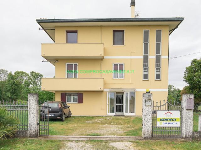 Palazzo in vendita a Favaro Veneto, Venezia