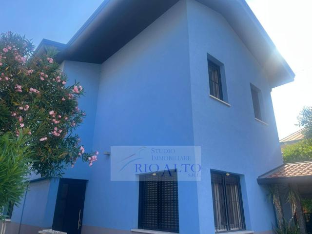 Villa Indipendente in vendita a Mestre-Carpenedo, Venezia