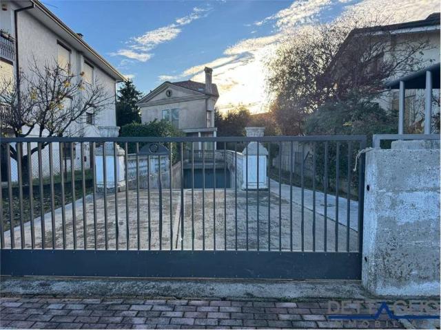 Villa Indipendente in vendita a Chirignago-Zelarino, Venezia