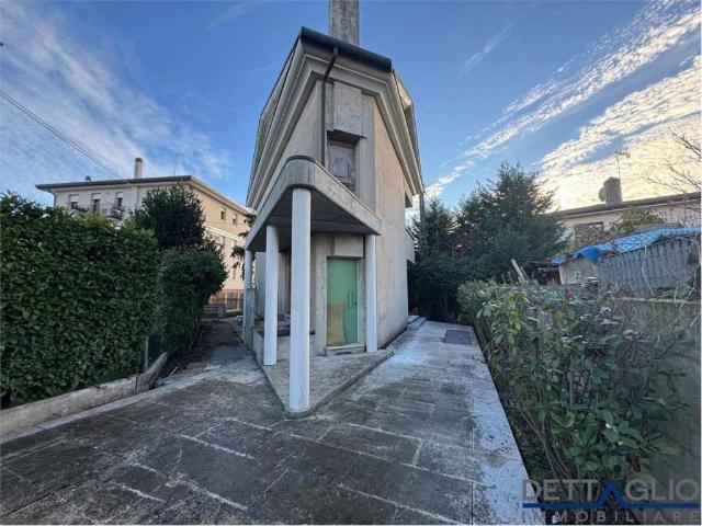 Villa Indipendente in vendita a Chirignago-Zelarino, Venezia