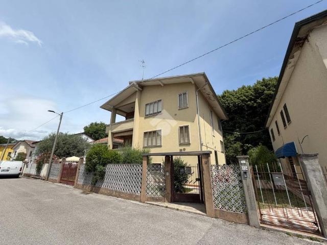 Villa Indipendente in vendita a Mestre-Carpenedo, Venezia