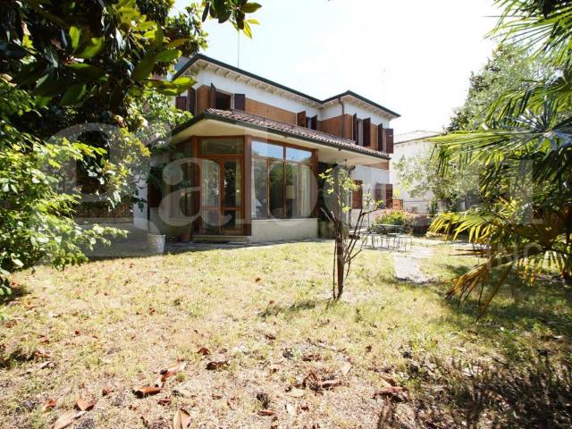 Villa Indipendente in vendita a Mestre-Carpenedo, Venezia