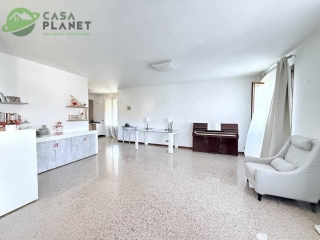 Villa Indipendente in vendita a Chirignago-Zelarino, Venezia