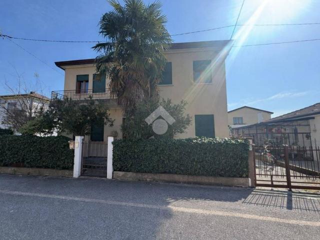 Villa Indipendente in vendita a Chirignago-Zelarino, Venezia