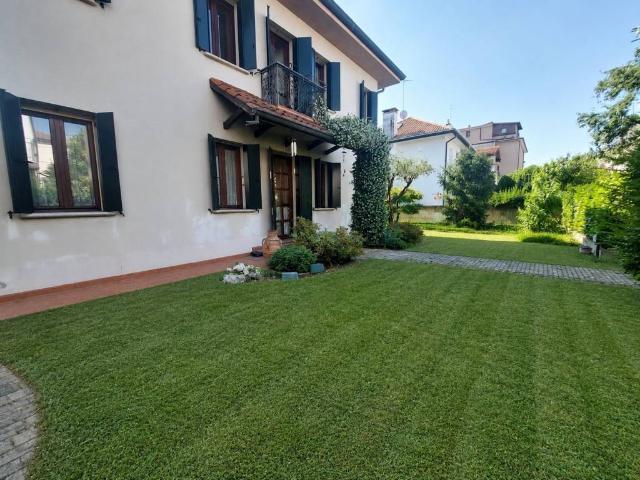 Villa Indipendente in vendita a Mestre-Carpenedo, Venezia