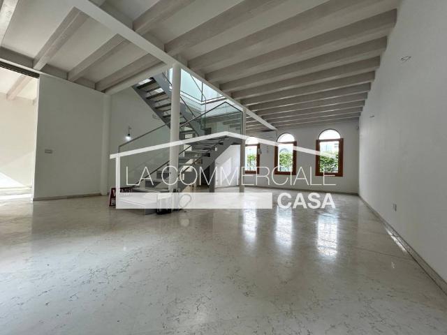 Villa Indipendente in vendita a Mestre-Carpenedo, Venezia