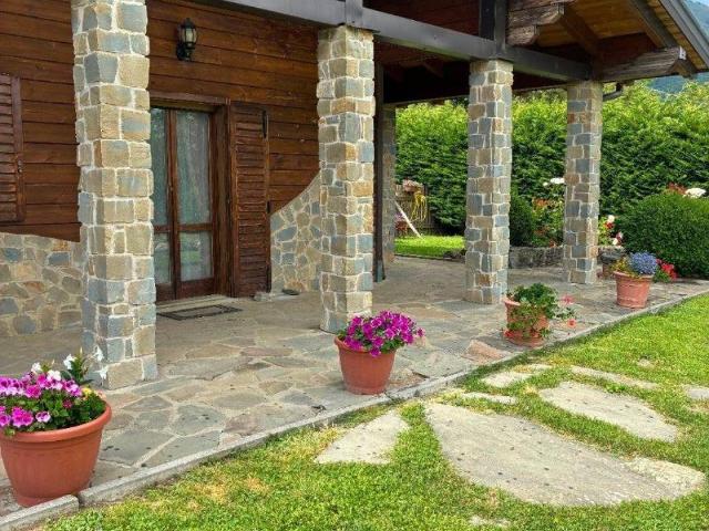 Villa Indipendente in vendita a Appennino Reggiano, Re