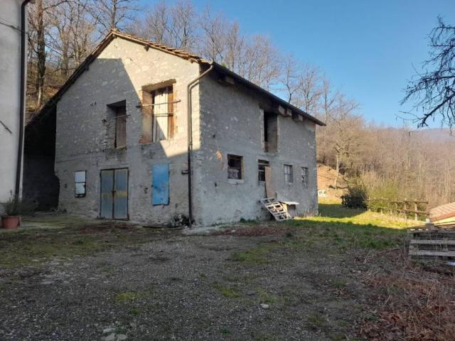 Villa Indipendente in vendita a Appennino Reggiano, Re