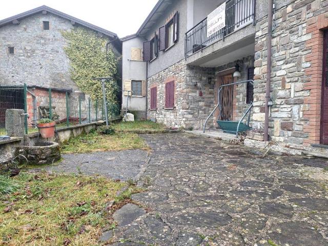 Villa Indipendente in vendita a Appennino Reggiano, Re