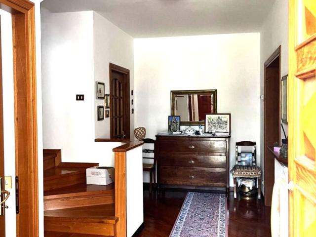 Villa Indipendente in vendita a Appennino Reggiano, Re